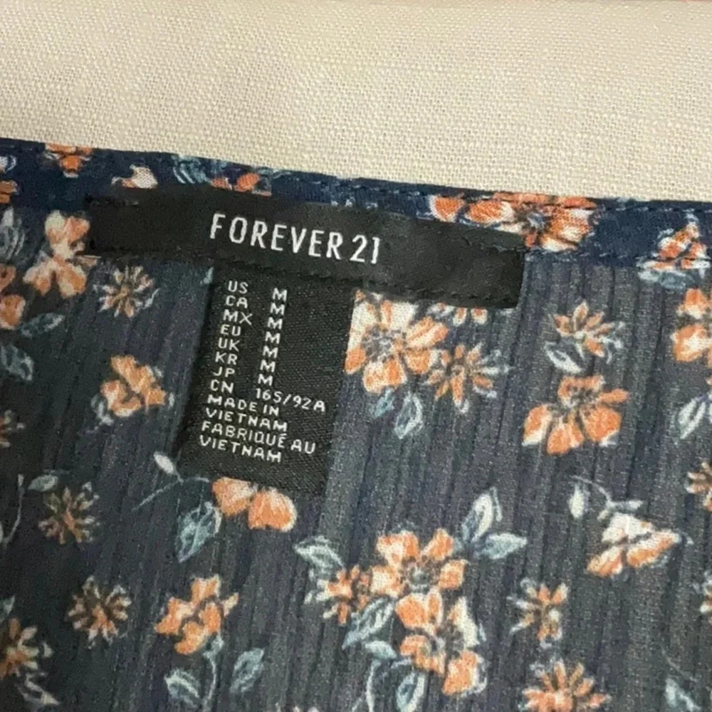 Forever 21 - Picture 6 of 8